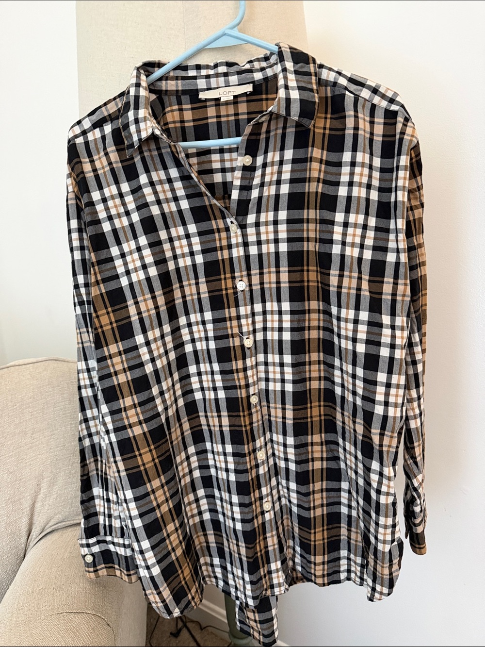 LOFT Black, Tan & White Plaid Casual Button-Down Shirt